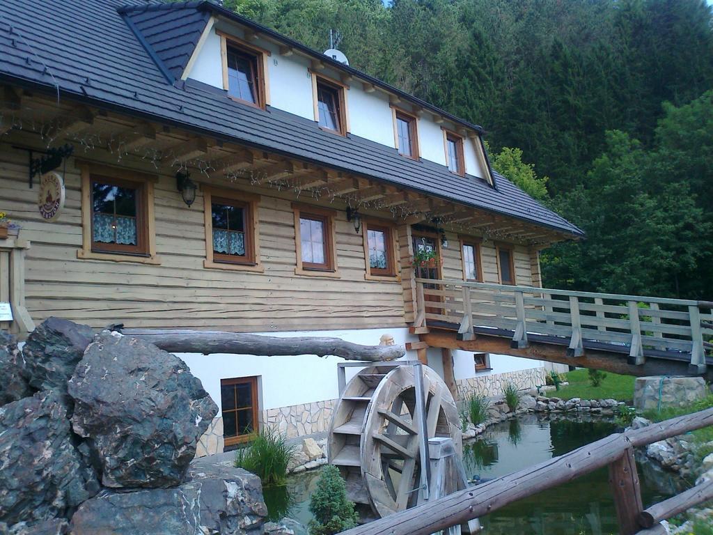 Penzion Mlynarka Rajecké Teplice Exteriör bild
